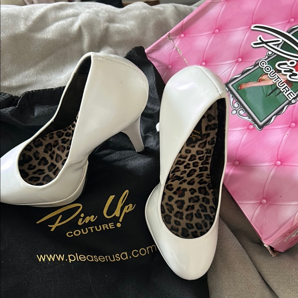Pinup Couture White Classic Heels
